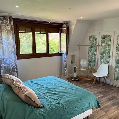 Holiday home Le Jonquet Maison 12 Pers Sauna Jacuzzi Douriez