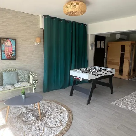 Holiday home Le Jonquet Maison 12 Pers Sauna Jacuzzi *